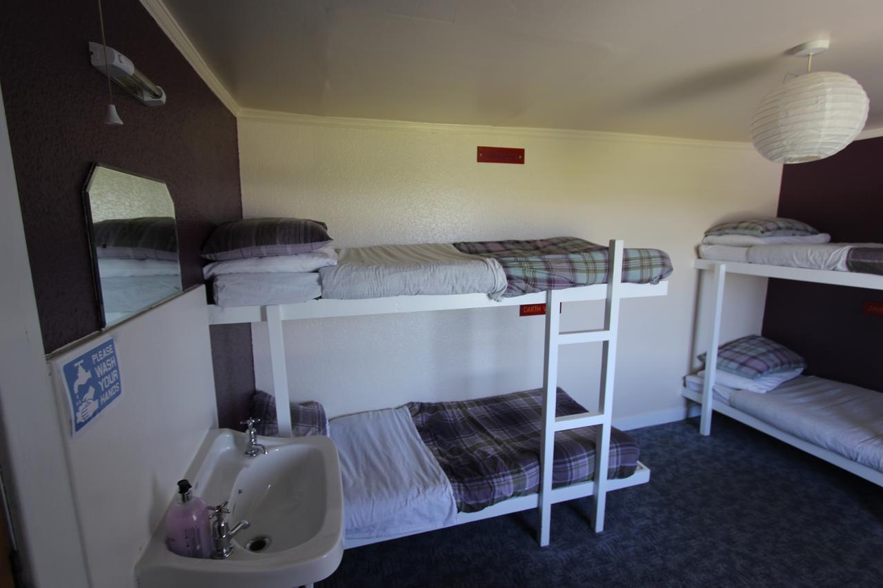 Skye Backpackers Hostel Kyleakin Bagian luar foto