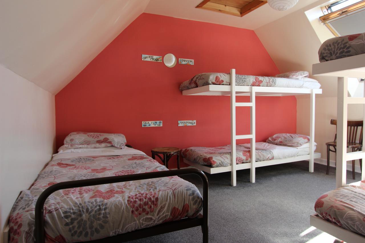Skye Backpackers Hostel Kyleakin Bagian luar foto