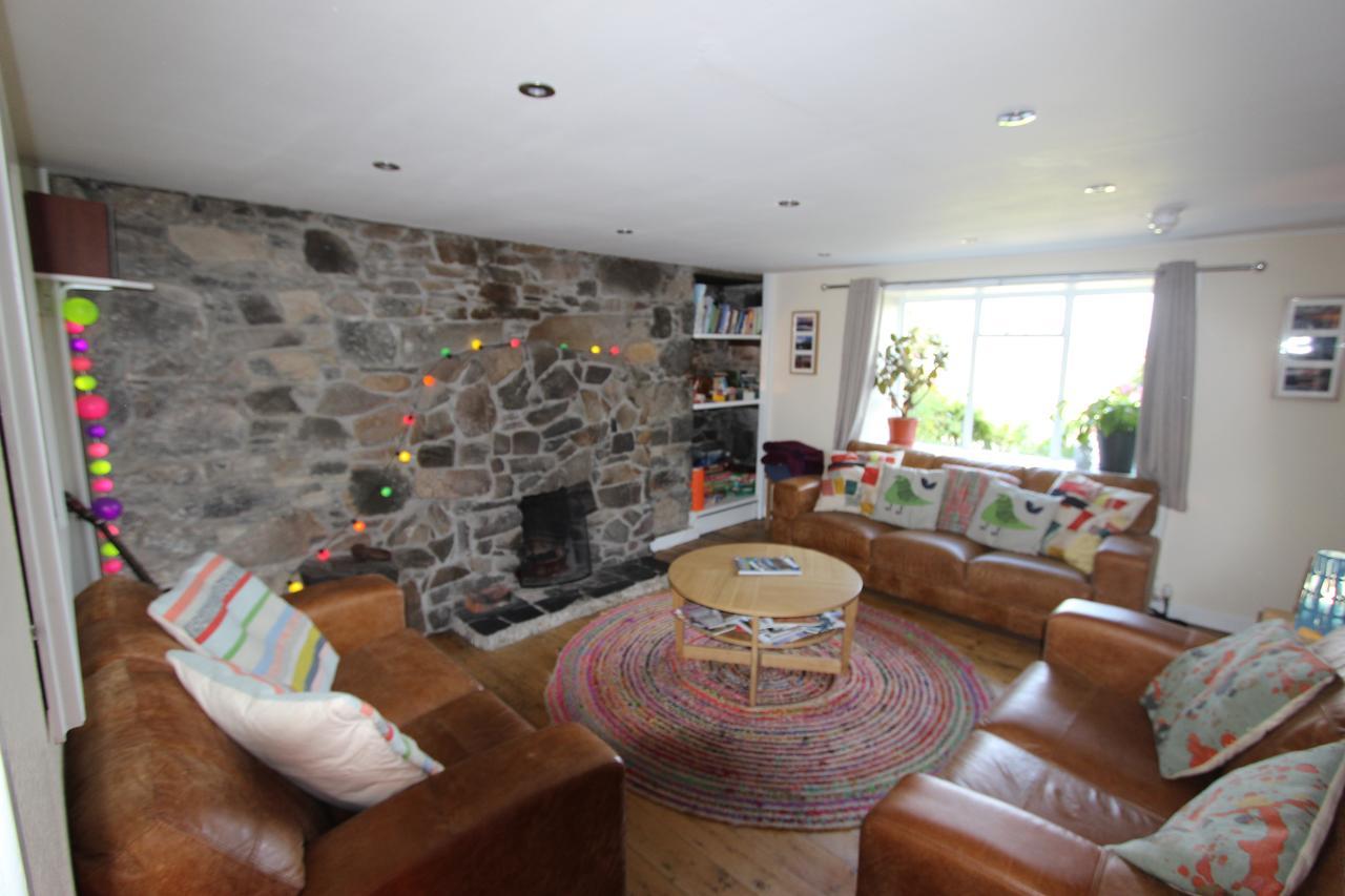 Skye Backpackers Hostel Kyleakin Bagian luar foto