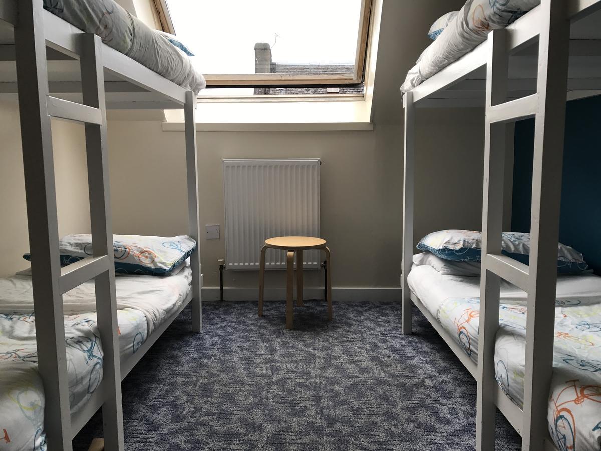 Skye Backpackers Hostel Kyleakin Bagian luar foto