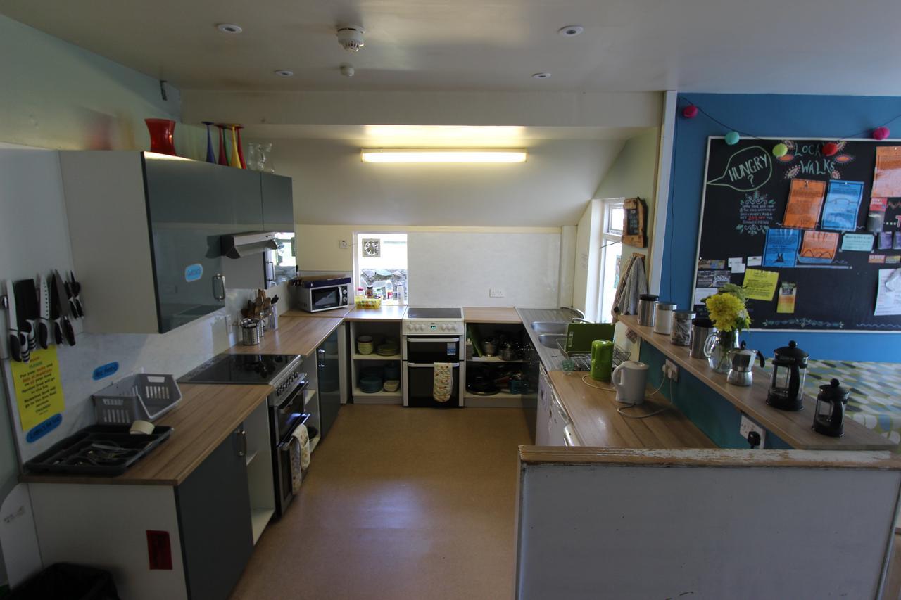 Skye Backpackers Hostel Kyleakin Bagian luar foto