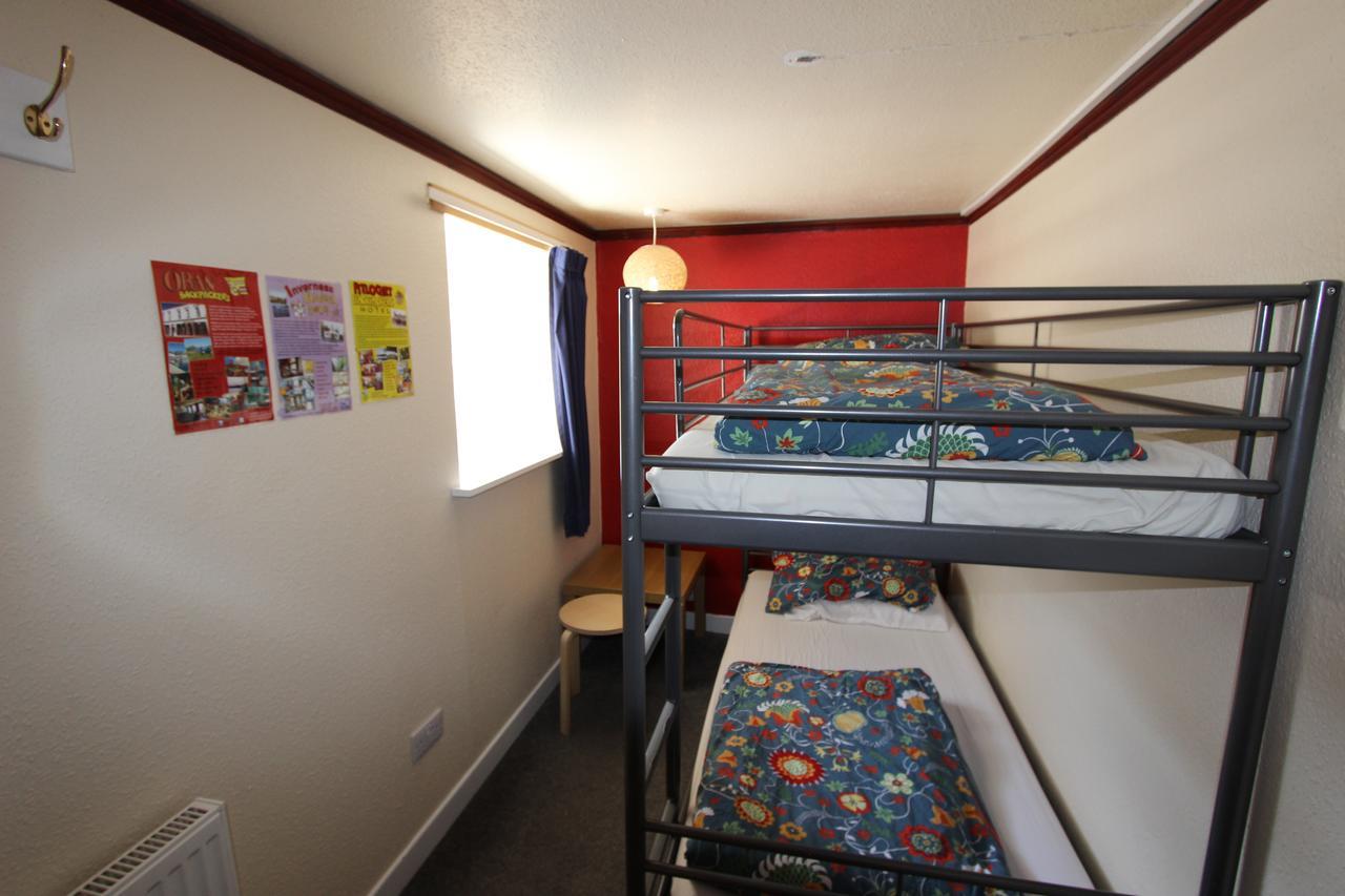 Skye Backpackers Hostel Kyleakin Bagian luar foto