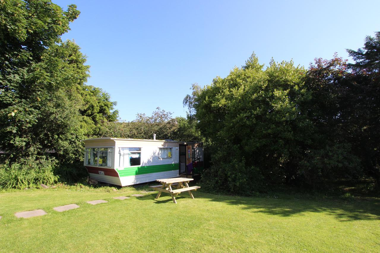 Skye Backpackers Hostel Kyleakin Bagian luar foto