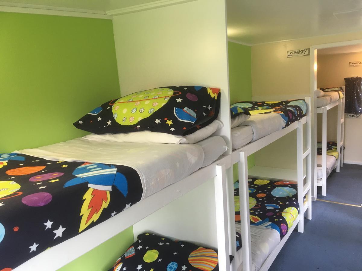 Skye Backpackers Hostel Kyleakin Bagian luar foto