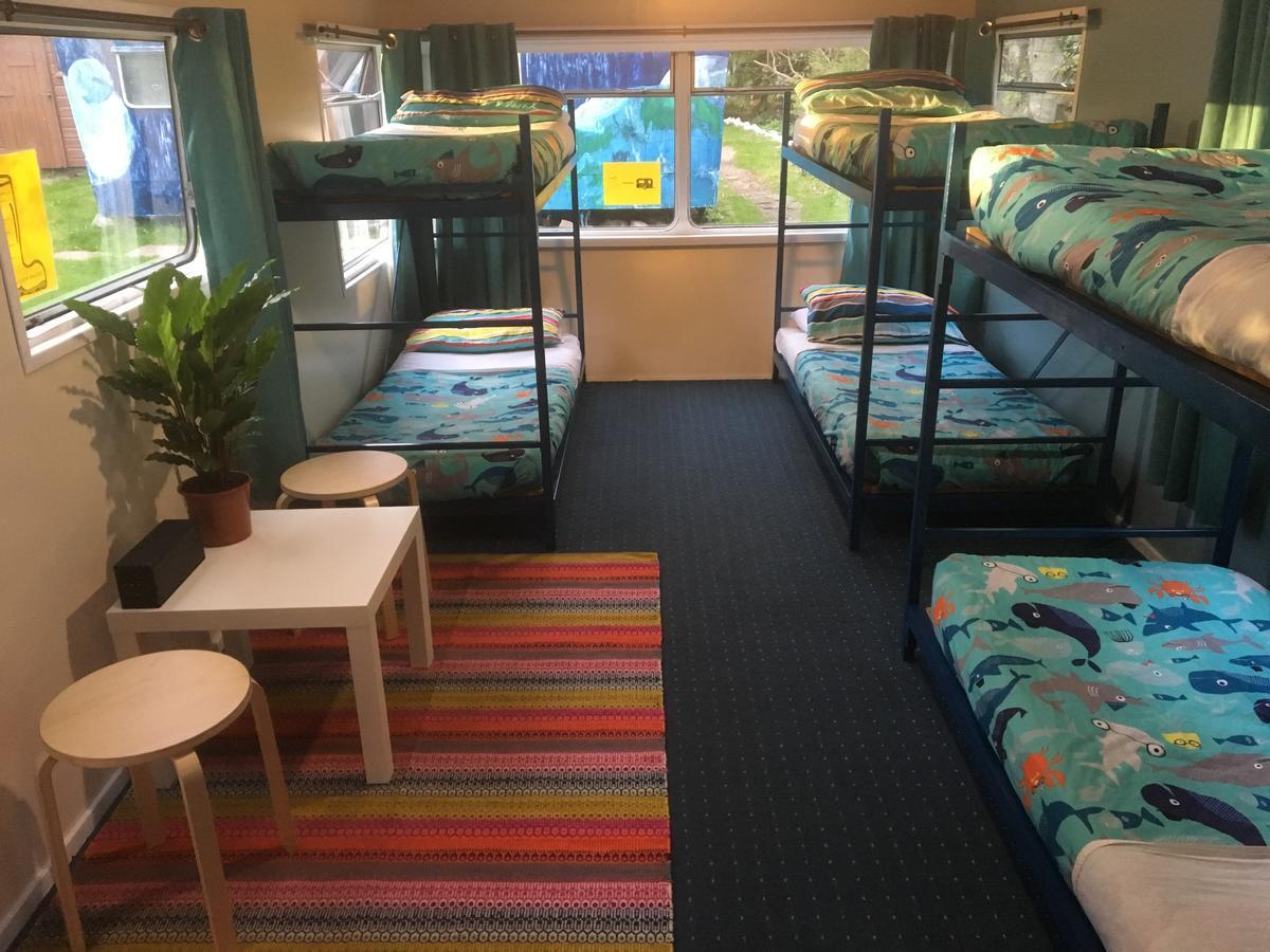 Skye Backpackers Hostel Kyleakin Bagian luar foto