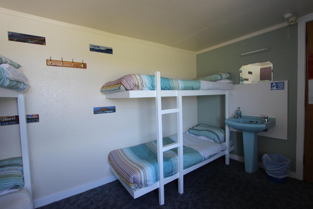 Skye Backpackers Hostel Kyleakin Bagian luar foto